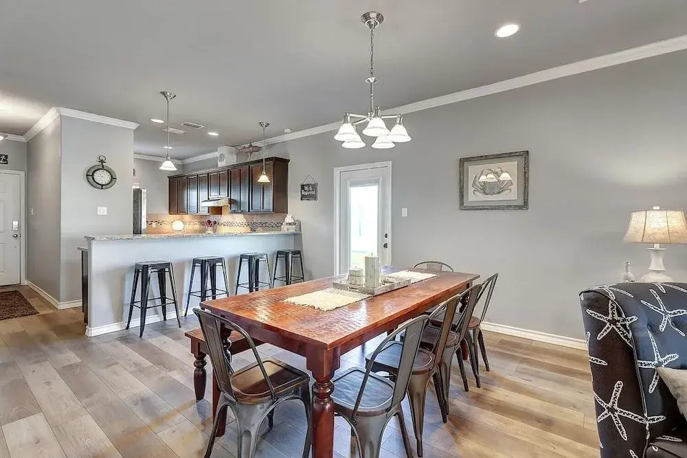 Captains Quarters 4 Bedroom Home by Redawning