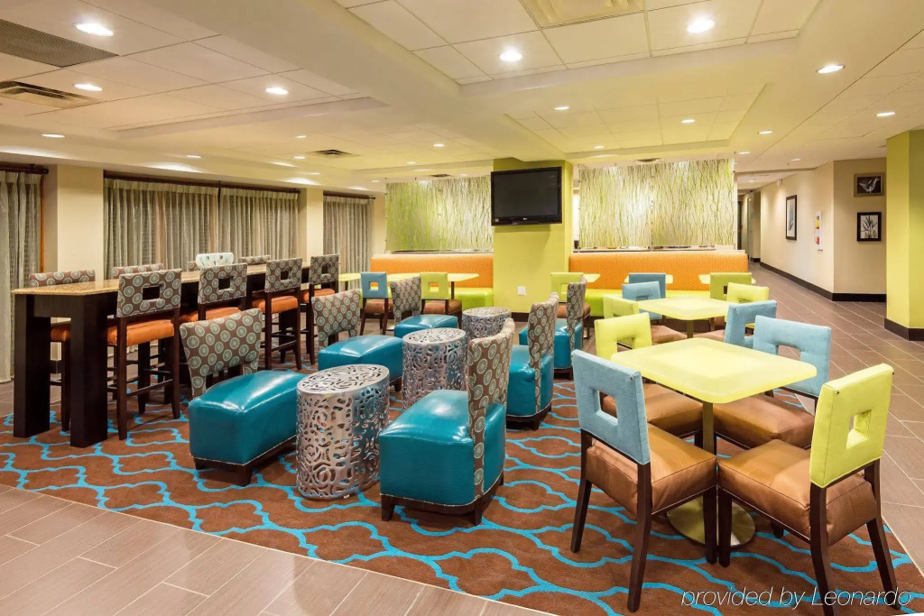 Comfort Inn & Suites Tampa North I-75