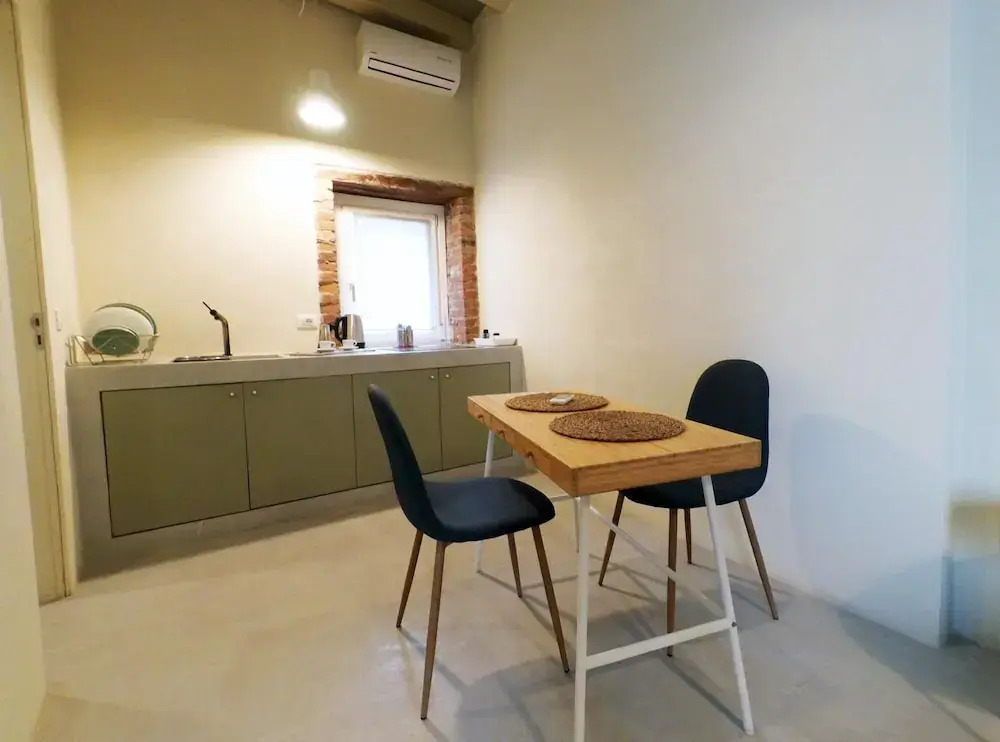 Sr-i754-giude36a1 - Ares Vintage Apartment