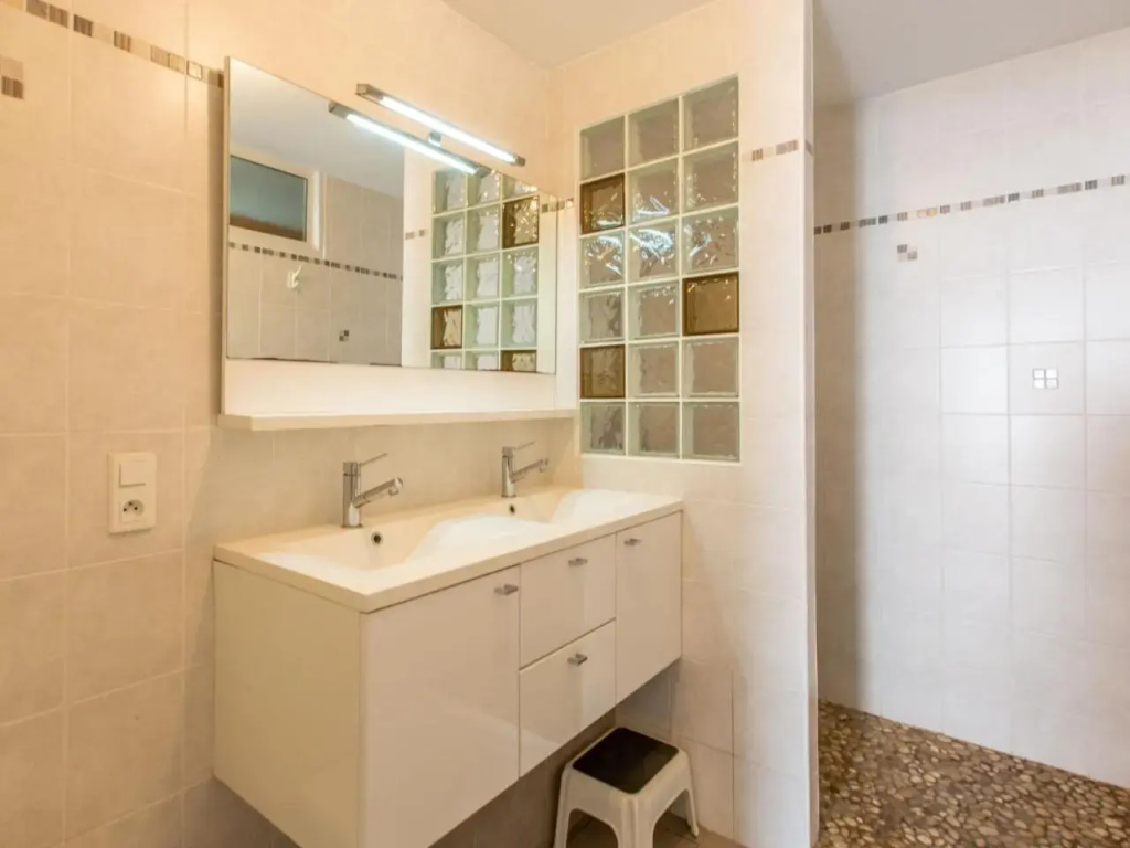 Holiday Home Les Baïnes - VIB220