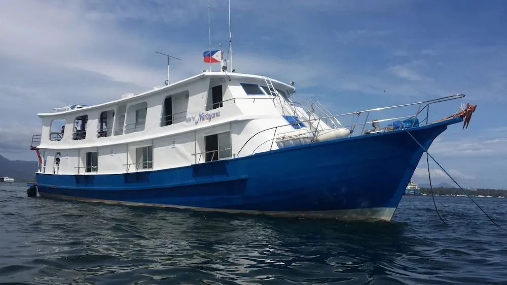 EL Nido Floating Hotel