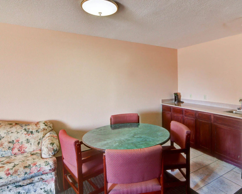 Quality Inn Forest Hill - Fort Worth South