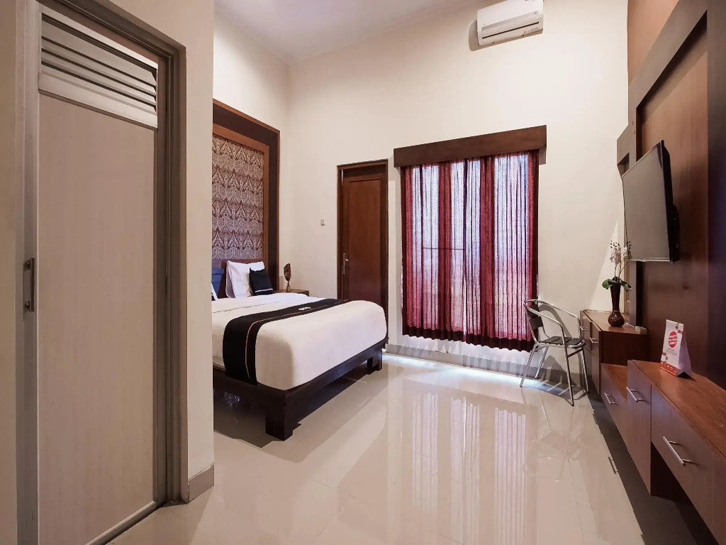 OYO 3935 Artha Ambarukmo Exclusive