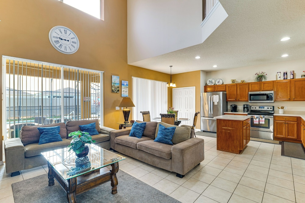 Pool, Spa & Patio! Spacious Villa Near WDW