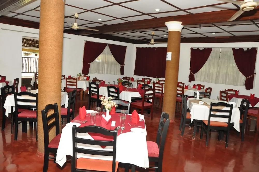 Sarathchandra Tourist Guest House