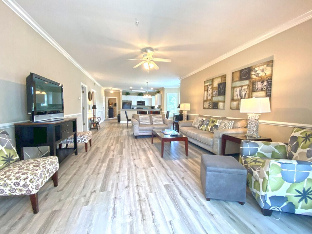 Magnolia Pointe Three-bedroom Apartment 201-4821