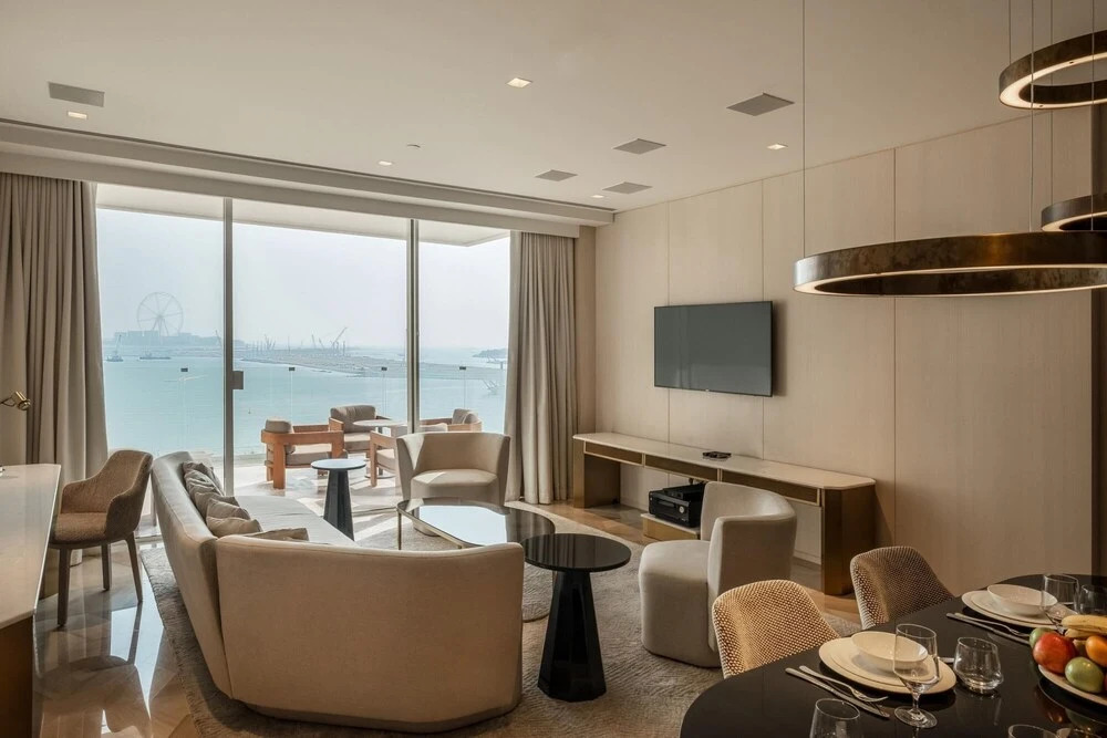 Luxury Apartment w Incredible Views at Five on the Palm
