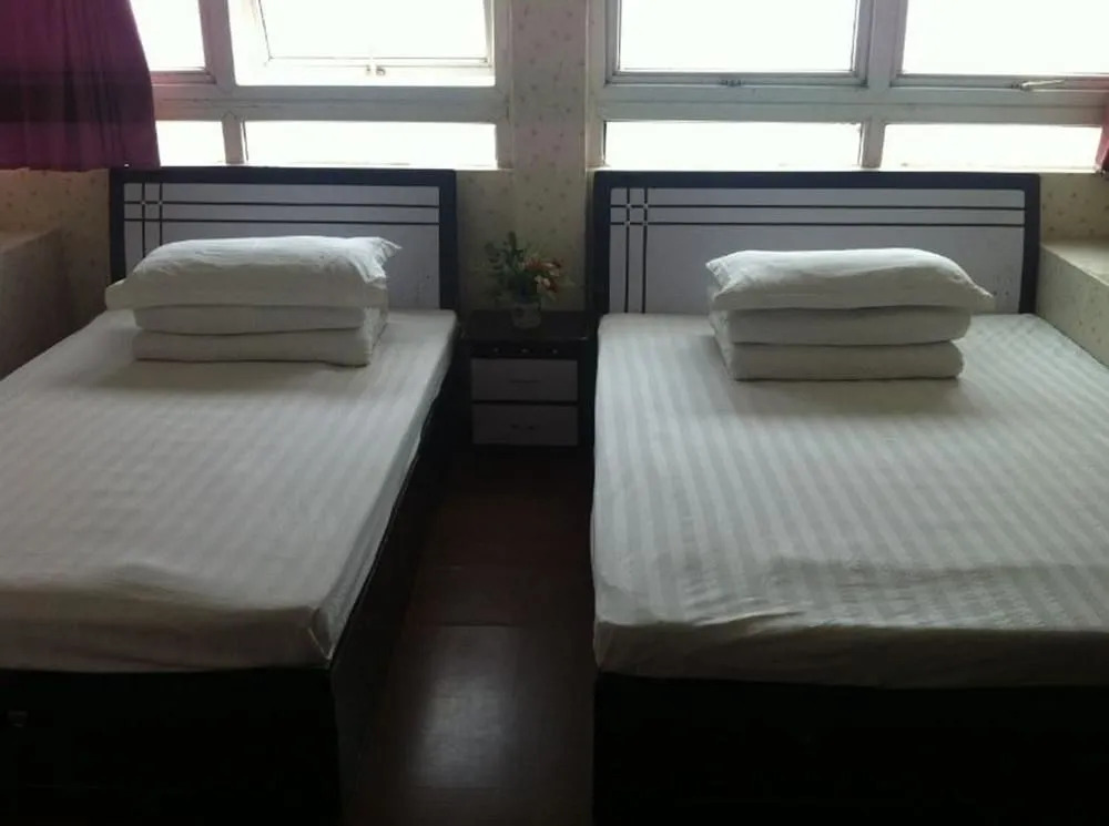 Yueliangwan Fashion Hostel