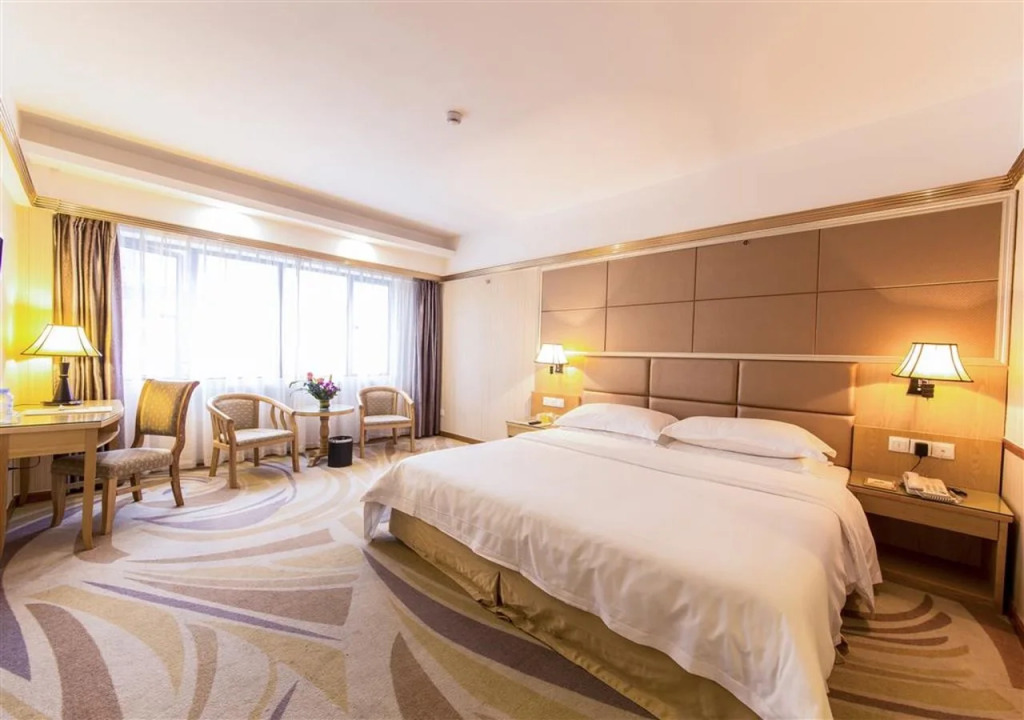 Vienna Hotel Zhanjiang Haibin Avenue Branch