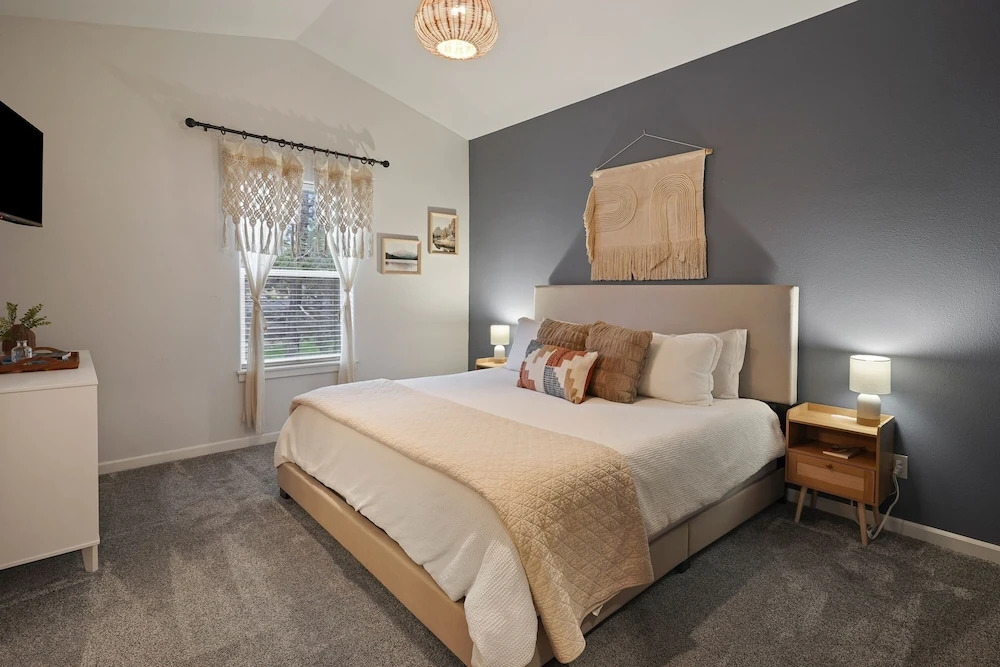 Beaumont 3 Bedroom Home by RedAwning