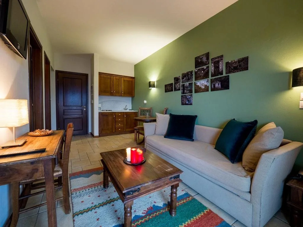 Erochos Suites Hotel