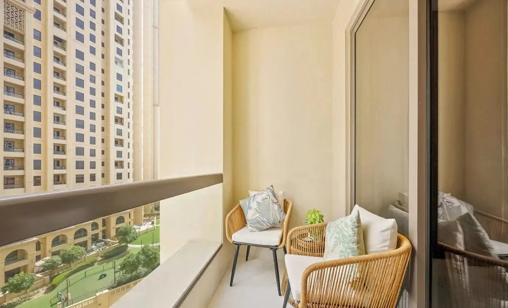 Beachfront Studio JBR Walk Murjan 2