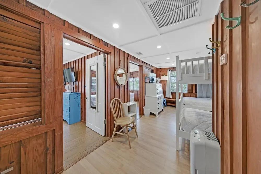 Sealake Cottage