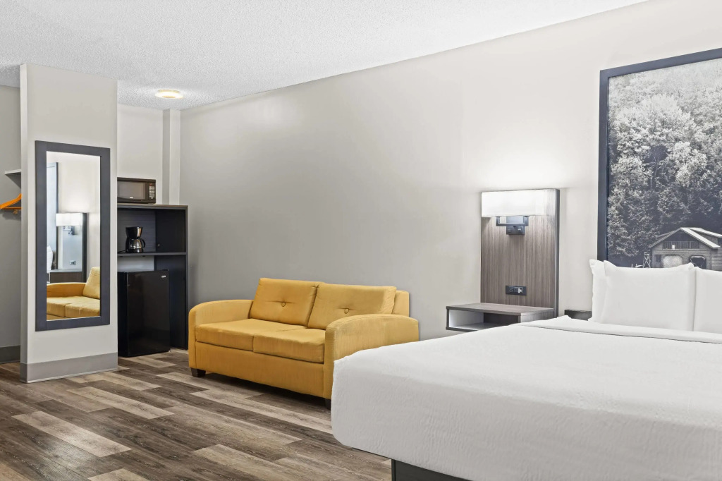Super 8 by Wyndham Thunder Bay