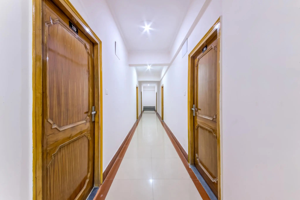 Capital O 82325 Hotel Trishul Grand