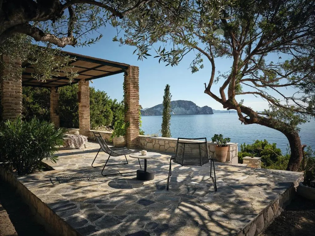 Lithalona Villas & Houses