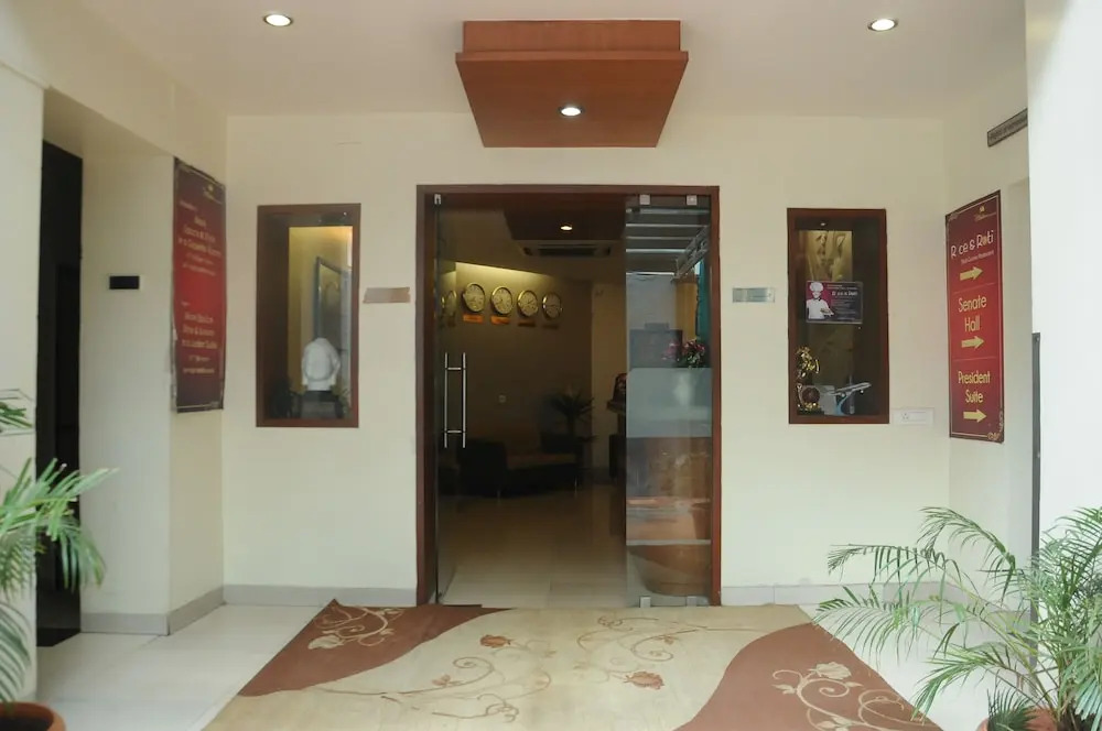 Hotel Madhav International Pune Railway Station