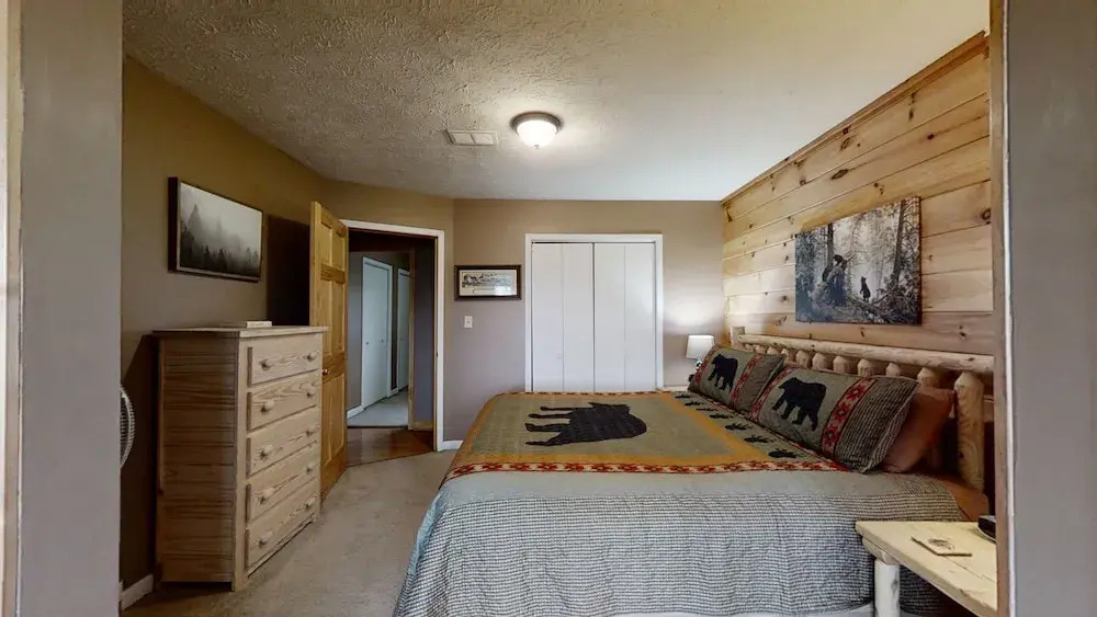 Heaven's Door 2 Bedroom Cabin by RedAwning