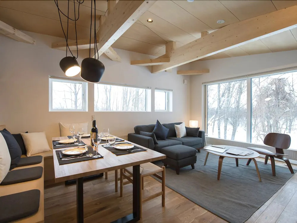 Yorokobi Lodge by Hokkaido Tracks
