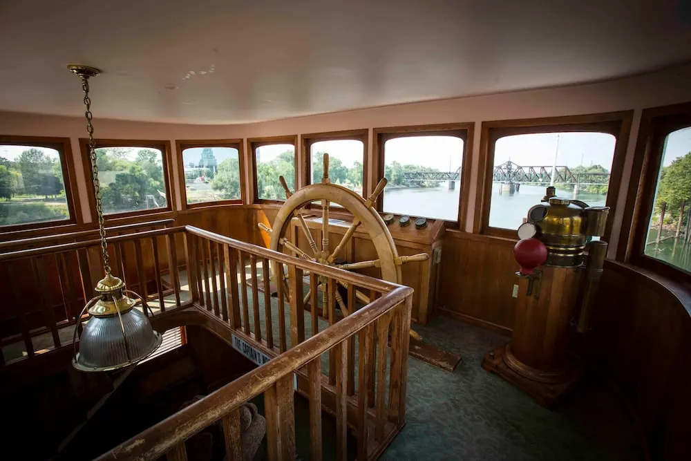 Delta King Hotel