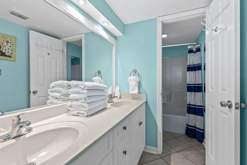 Castaways 1b 2 Bedroom Condo