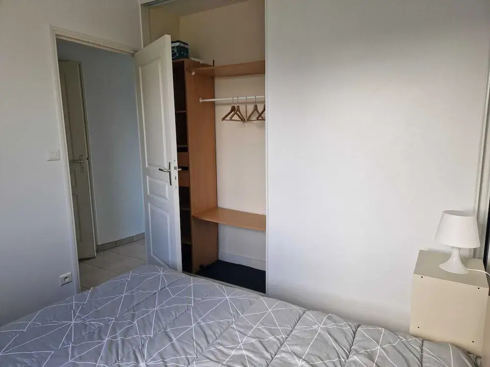 Lovely Apartment in a Prime Location With Direct Access to the Beach, Mesquer