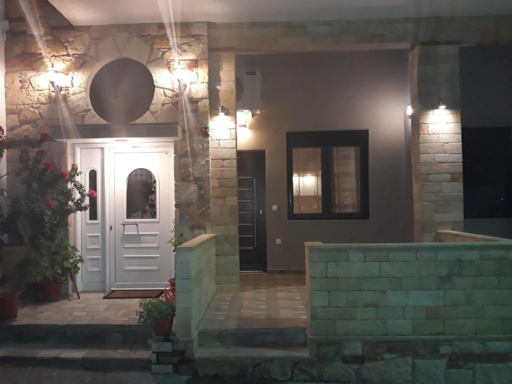 Evdokias Apartments and Rooms