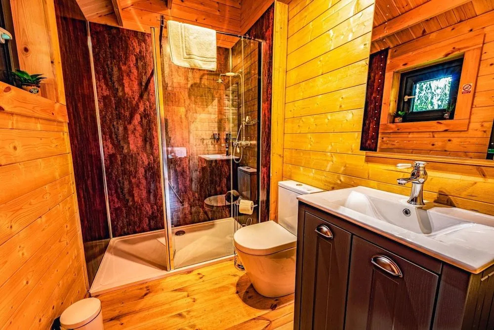 Hawthorn Hideaway
