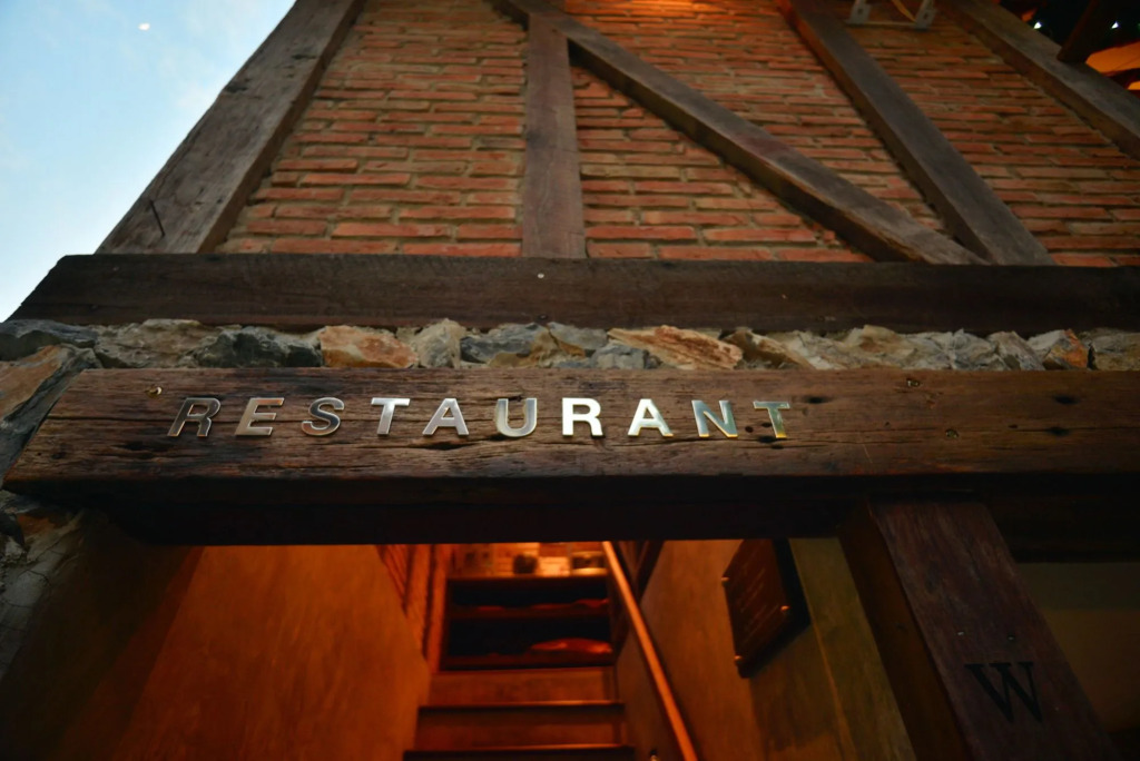 Le Charcoa Hotel