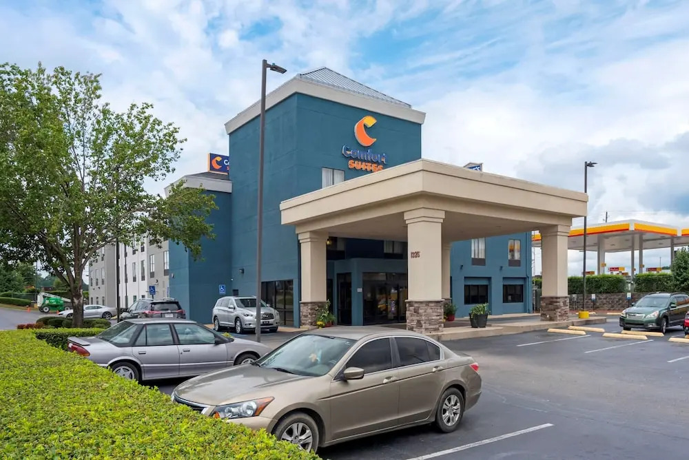 Comfort Suites