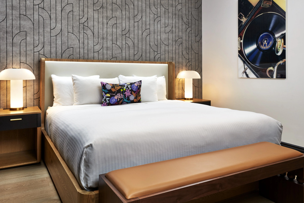 Elan Hotel