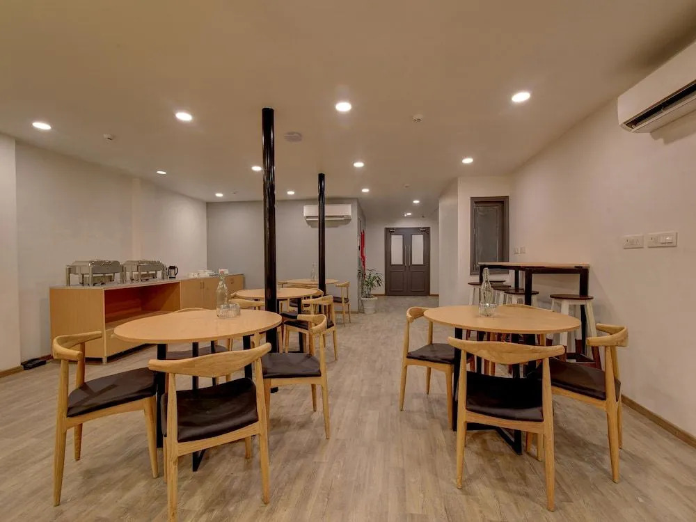 OYO Townhouse 117 Punjabi Bagh