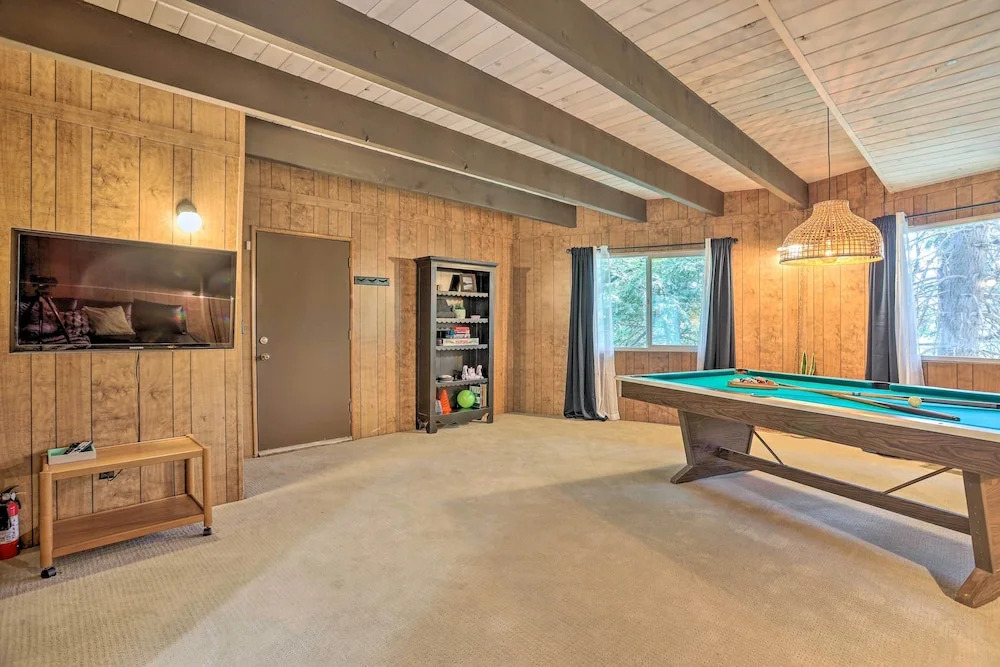 Lake Arrowhead Cabin w/ Mid-century Charm!