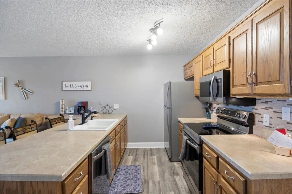 Happy Harbor Lakefront Condo