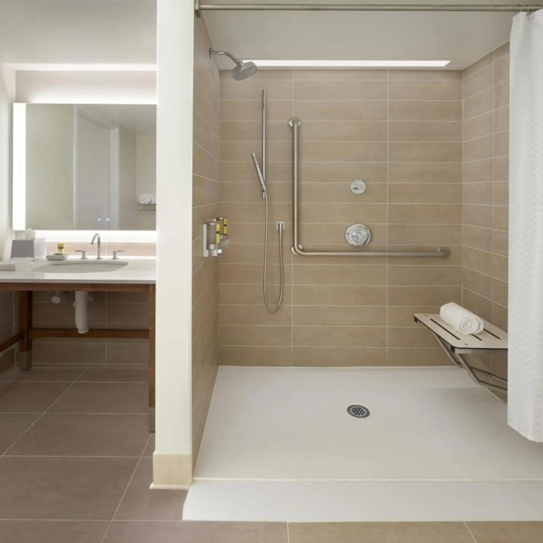 Econo Lodge Inn & Suites Toronto Airport
