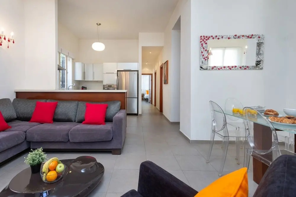 Charming 3BR in Rothschild by HolyGuest