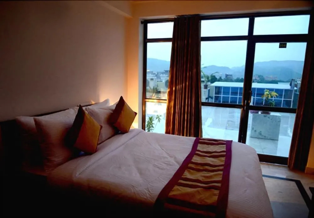 Hotel DVL INN- Near Jalmahal Jaipur