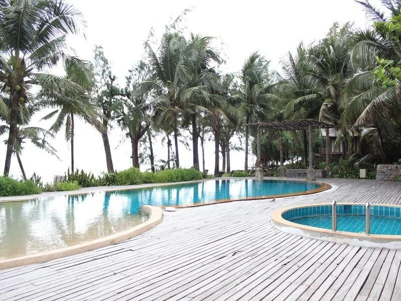 Chivaree Hotel And Resort