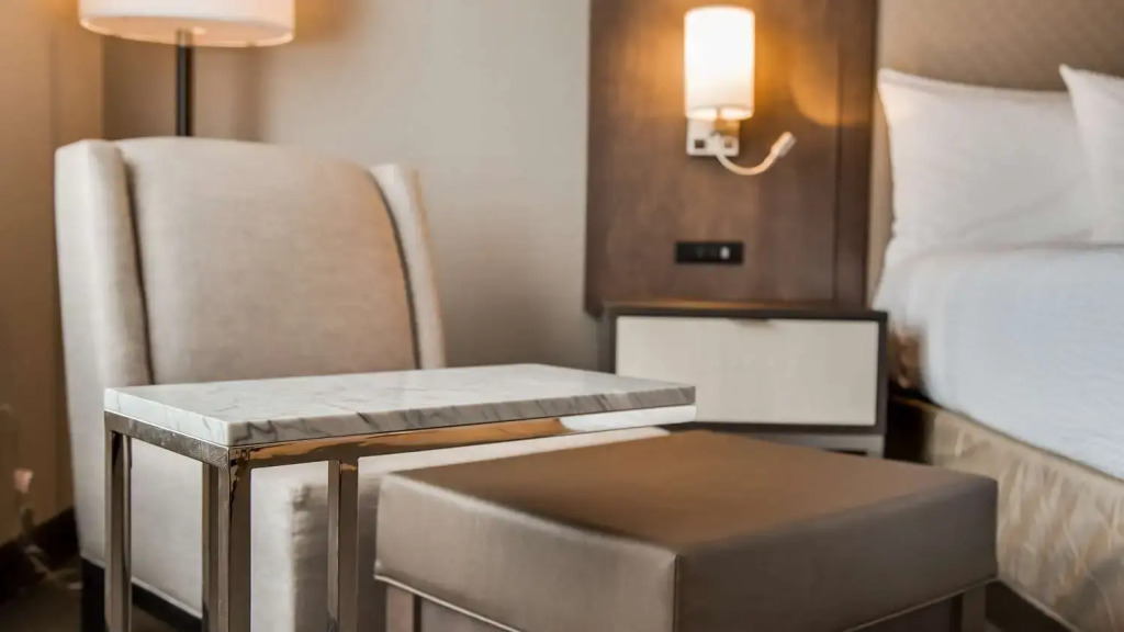 Best Western Plus Executive Residency Rigbys Water World Hotel