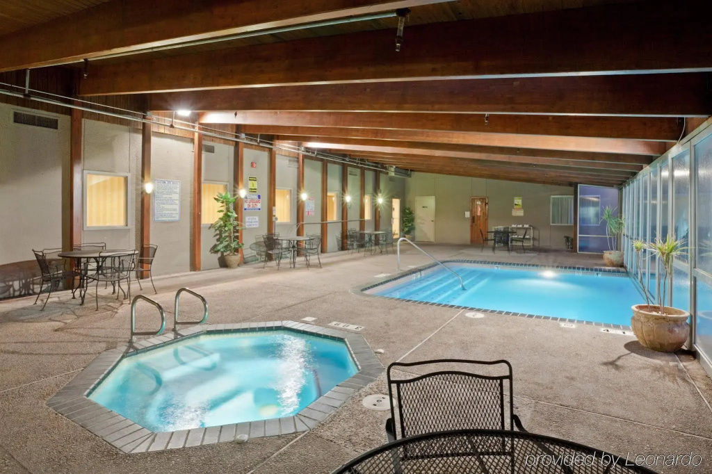 Holiday Inn Hotel & Suites Overland Park-West by IHG
