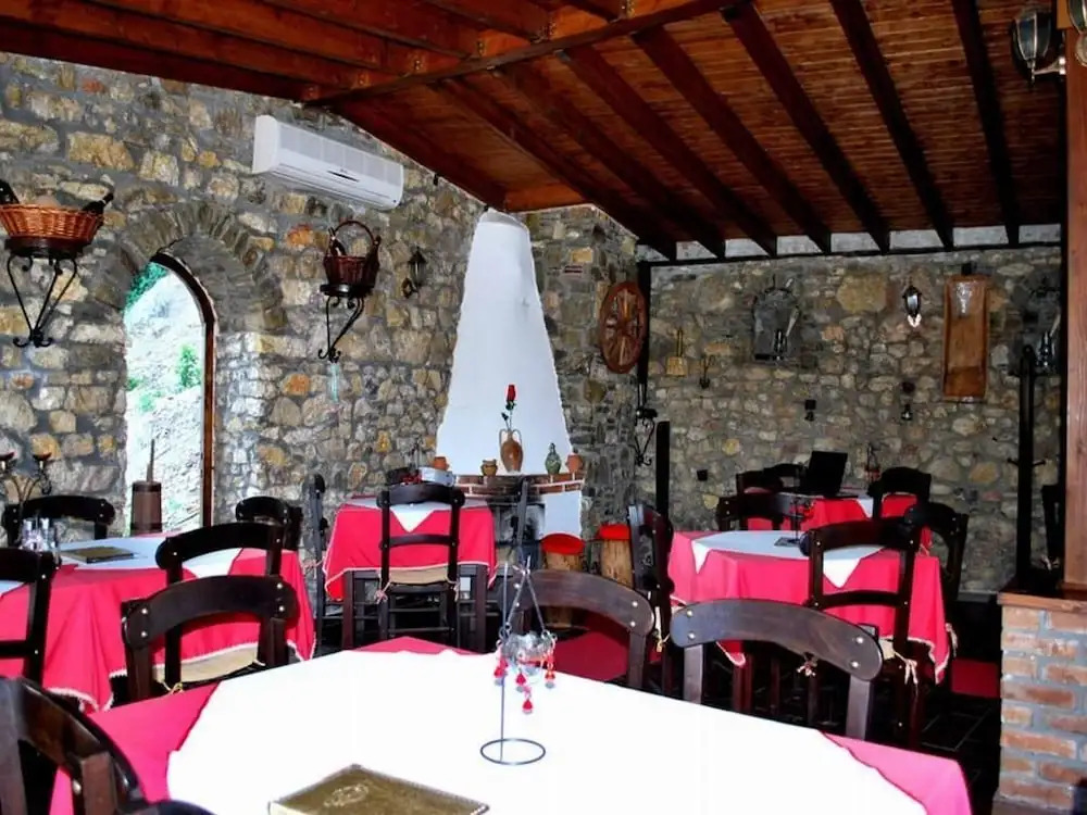 Guva Mangalem Boutique Hotel & Restaurant -Berat Old Town View