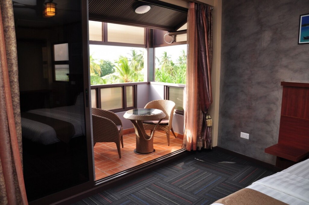 Rashu Hiyaa Hotel