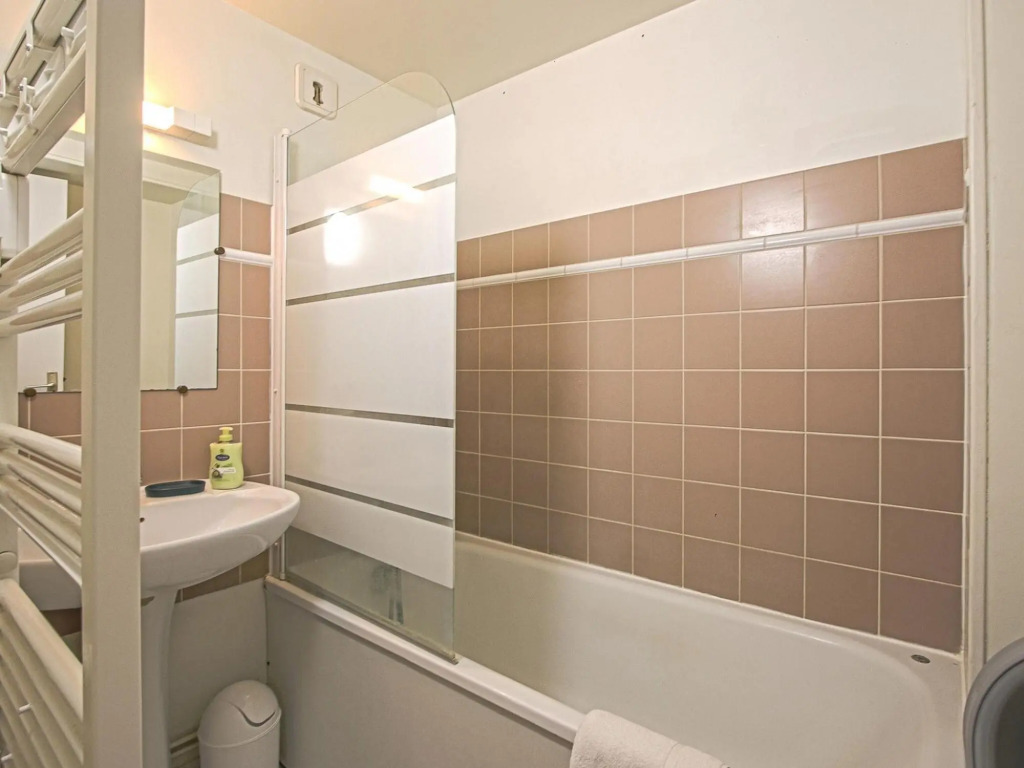 Modern apartment in Bayeux near Tapestry Museum