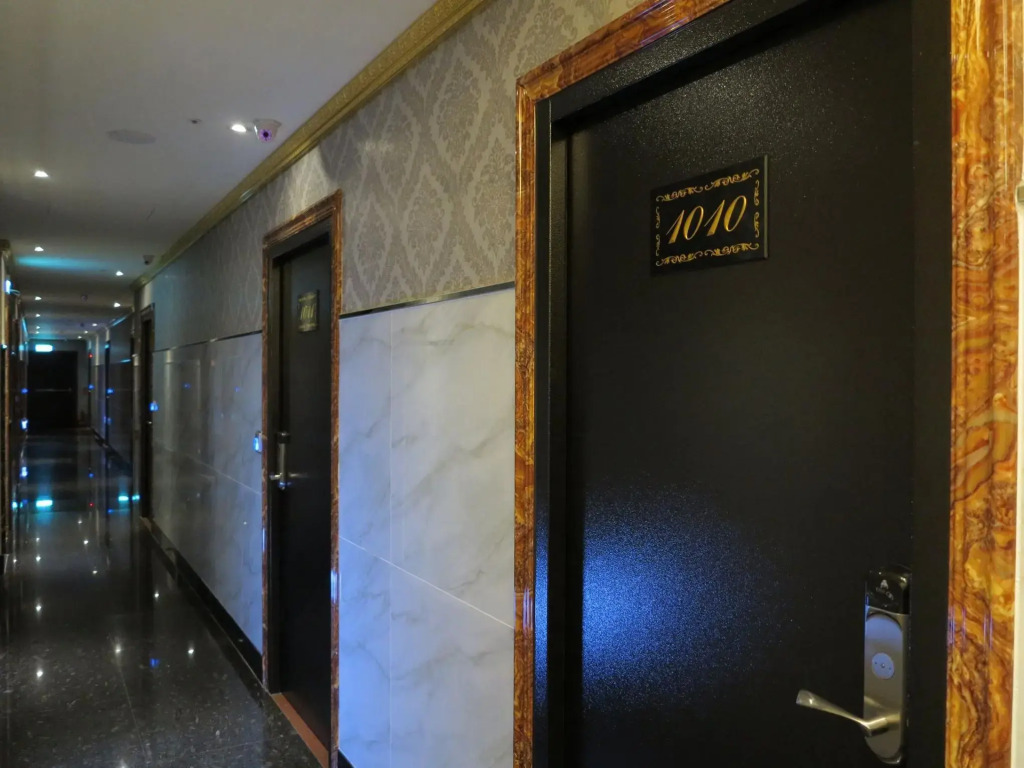 Gold Sand Hotel