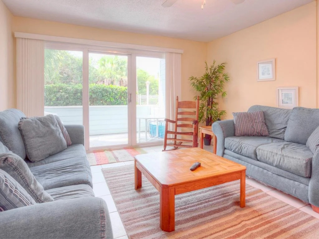 Quail Hollow Condominium