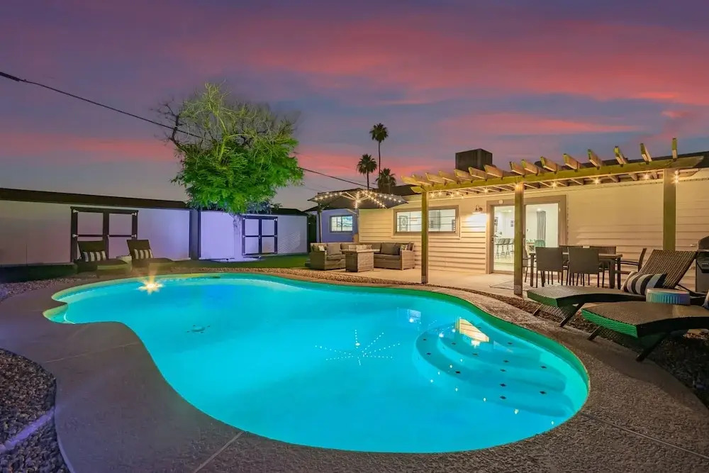 Villa on Virginia 2 Masters Pool Hottub Sleeps 10