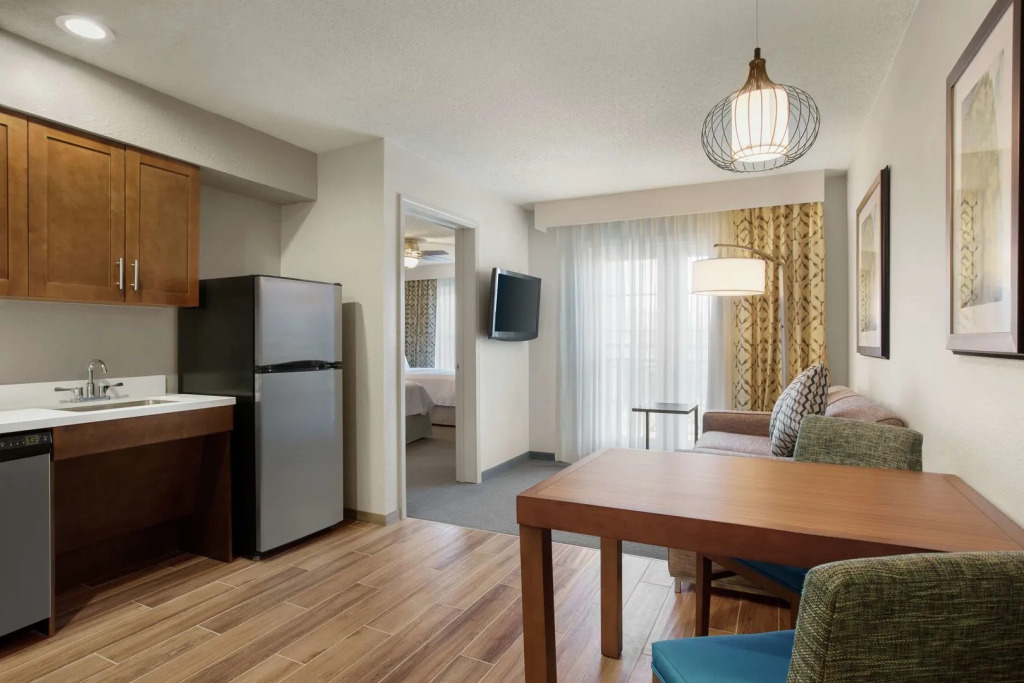 Homewood Suites by Hilton Kansas City Airport