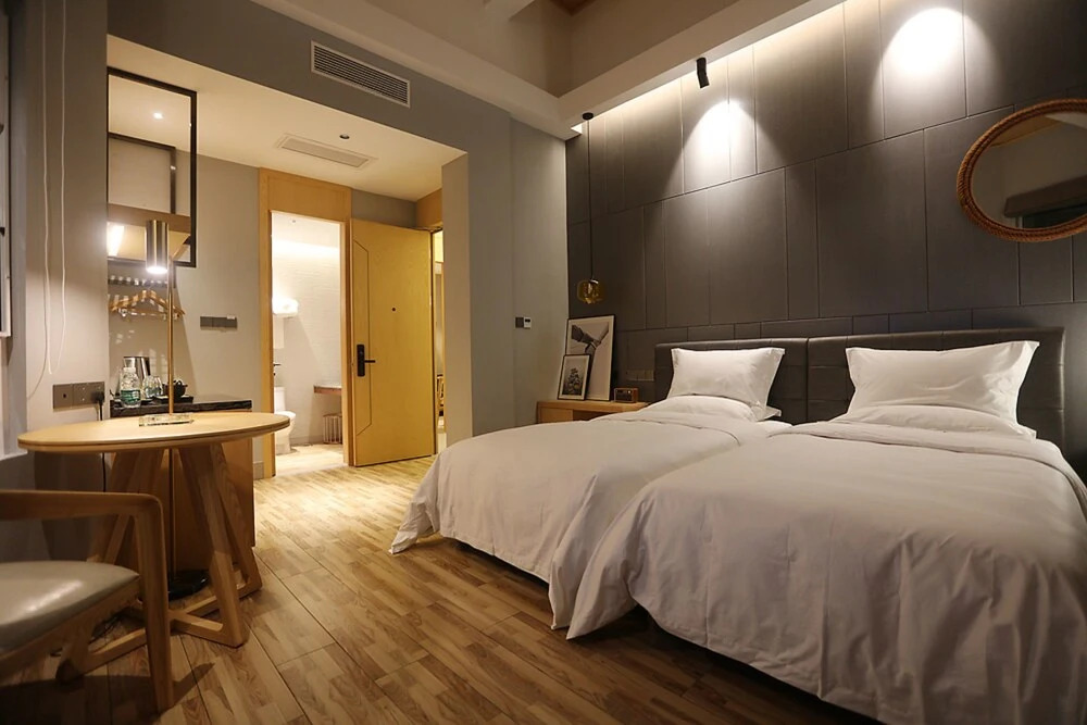 X-Times Lakeside Hotel