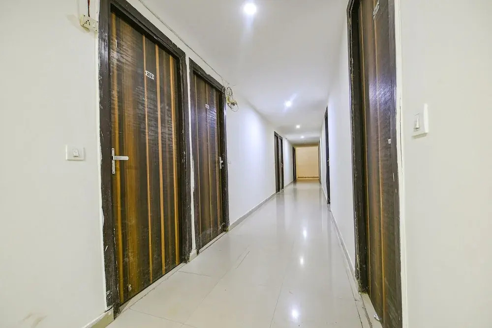 Fabhotel Glorify
