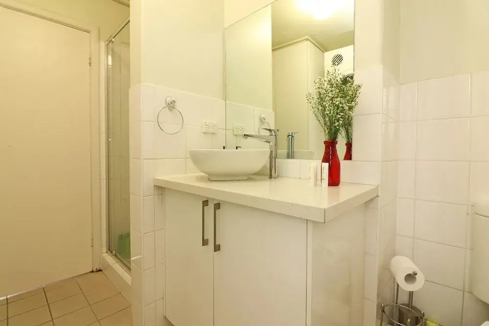 Colour Pop Fitzroy - Pets, Parking, Balcony, 3bdrm